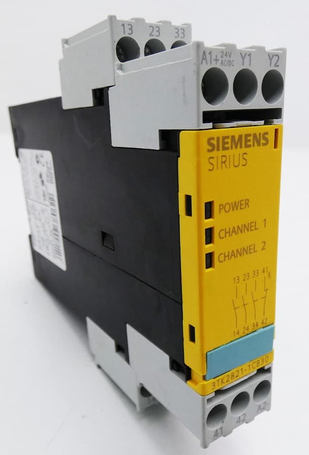 Relé de seguridad SIRIUS con circuitos de habilitación de relé (EC) 24 V CA / CC, 22,5 mm Borne de t