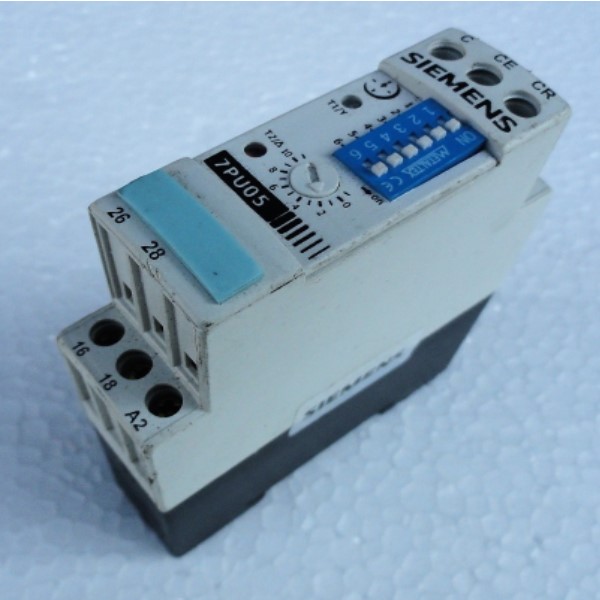 Temporizador multifuncion prog. de 0.1seg..100horas  alimentacion 24..240 VAC/VDC riel simetrico 22 mm