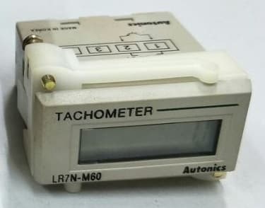 TACOMETRO 7 DIGITOS 48X24MM 7000RPM BATERIA INTERNA DE LITIO 3VCC