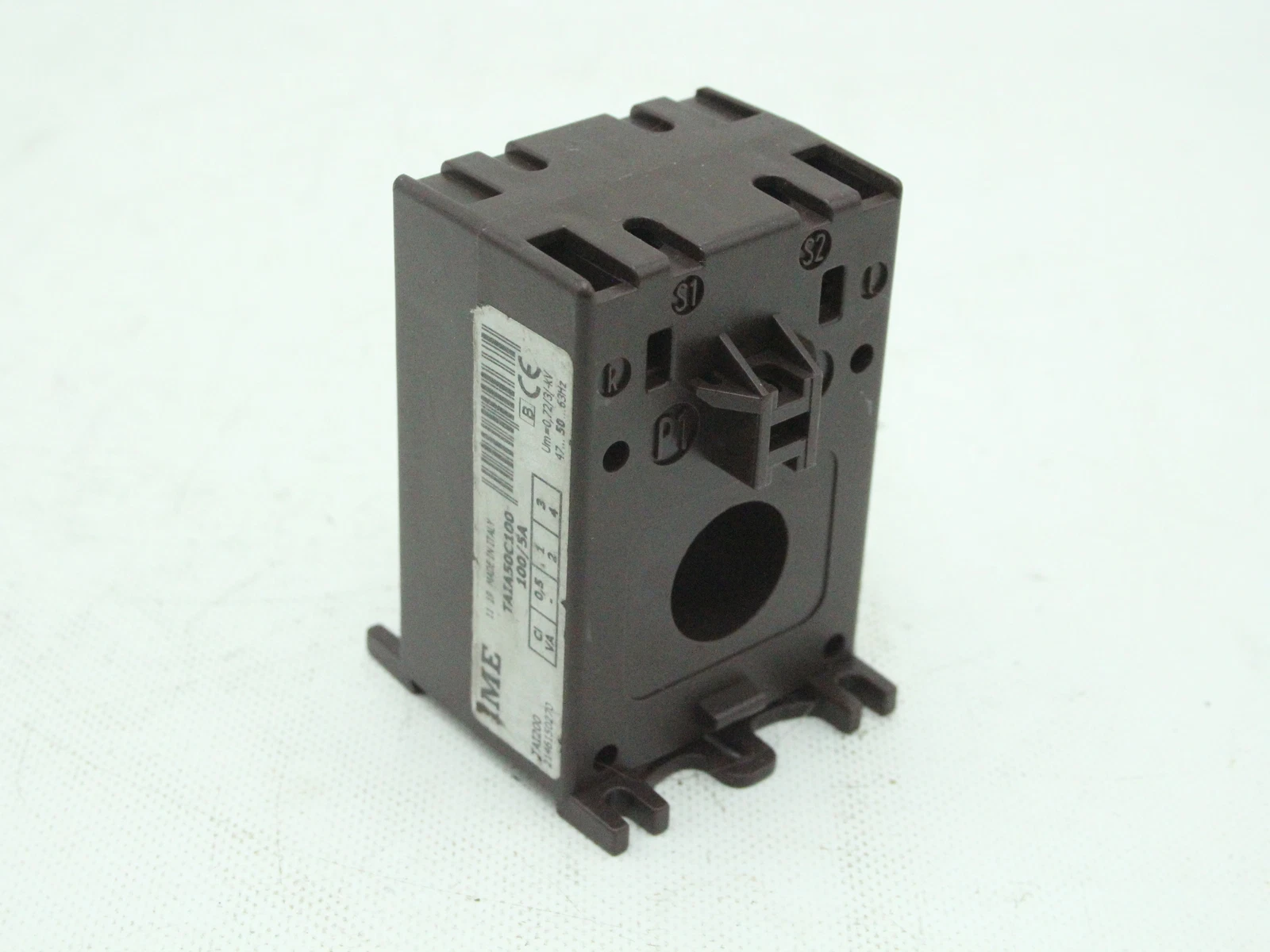 TRANSFORMADOR DE CORRIENTE 100/5 AMP 2VA CLASE 0,5 DIAMETRO CABLE 21MM